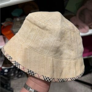 BURBERRY kid’s hat